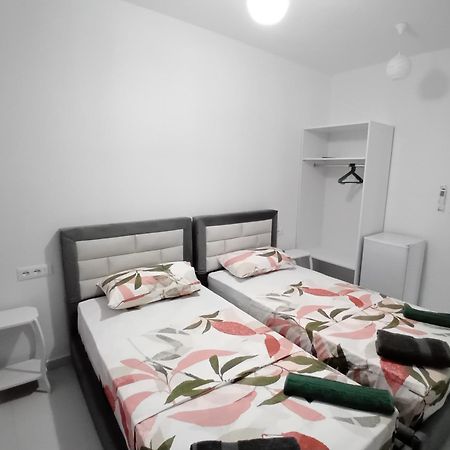 Ida Apartments Саранде Екстериор снимка